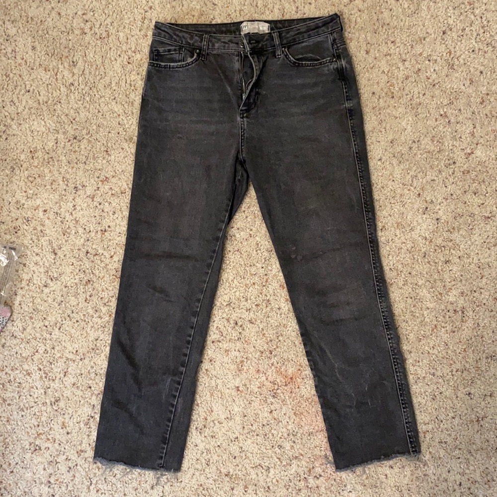 Free People raw hem cropped jeans, sz 28